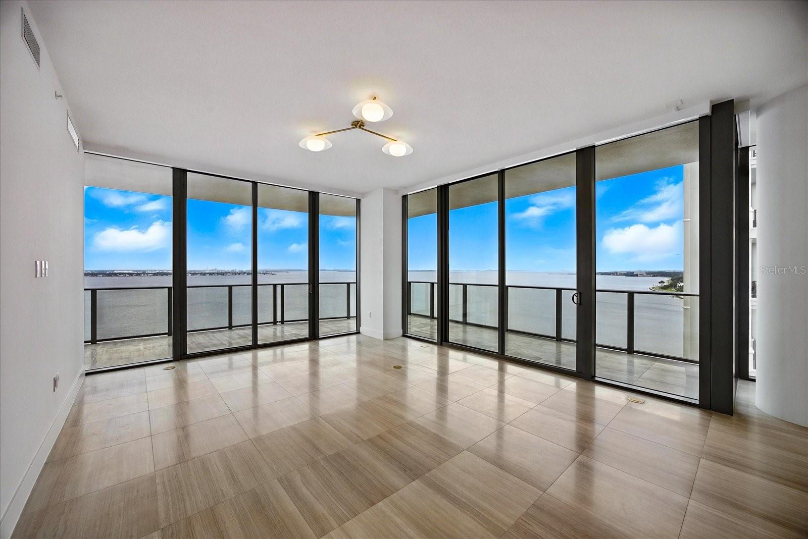 2912 W SANTIAGO ST #1504