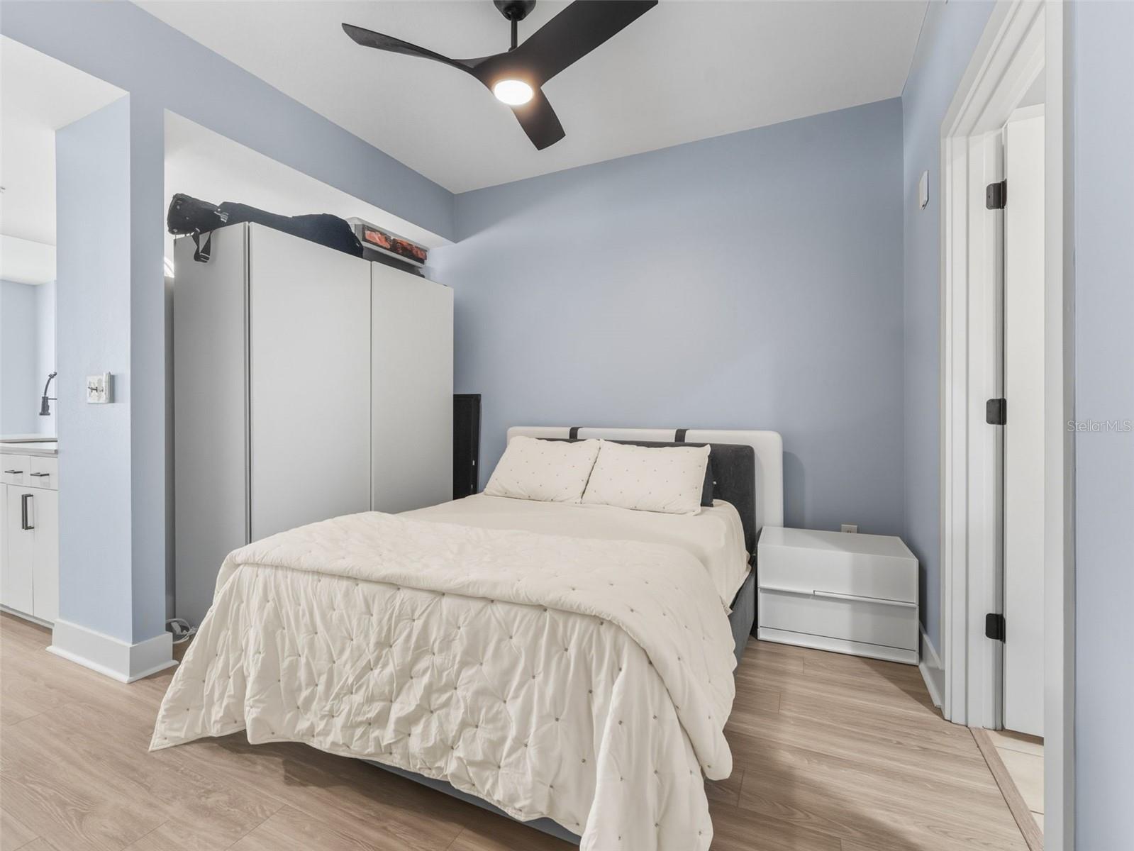 1120 E KENNEDY BLVD #1225