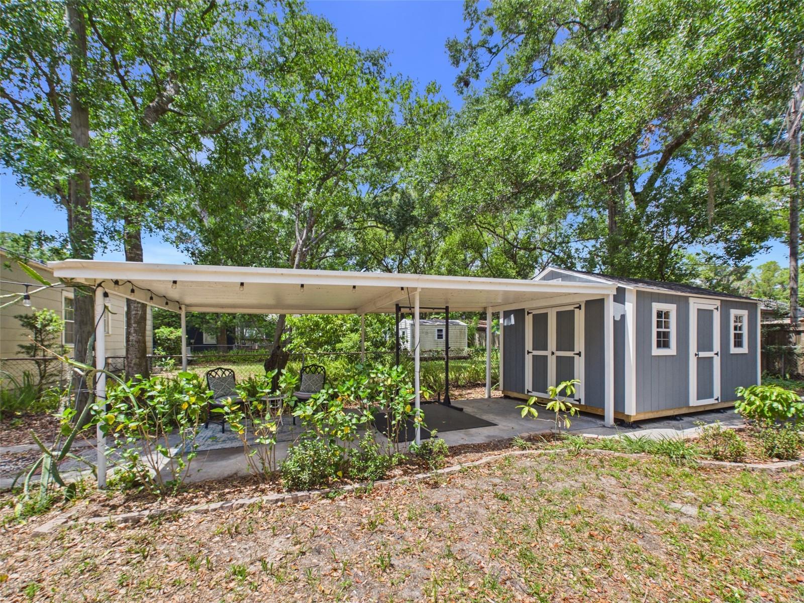 1210 E IDLEWILD AVE