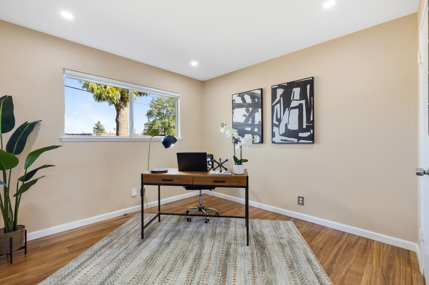 5052 Selinda LN