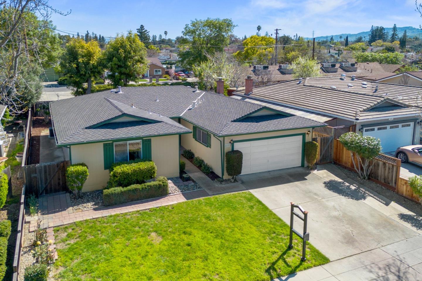5052 Selinda LN