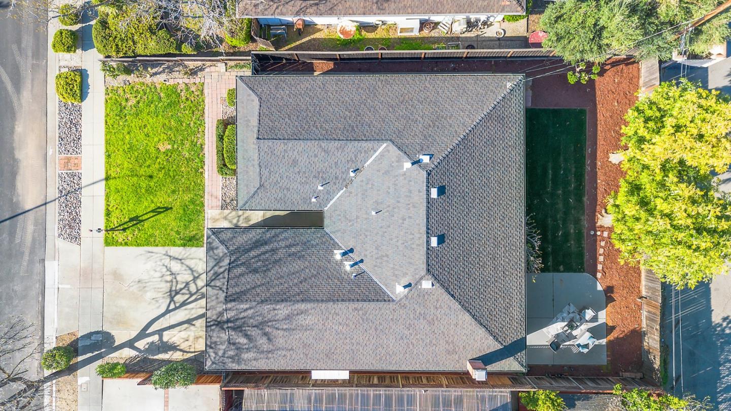 5052 Selinda LN