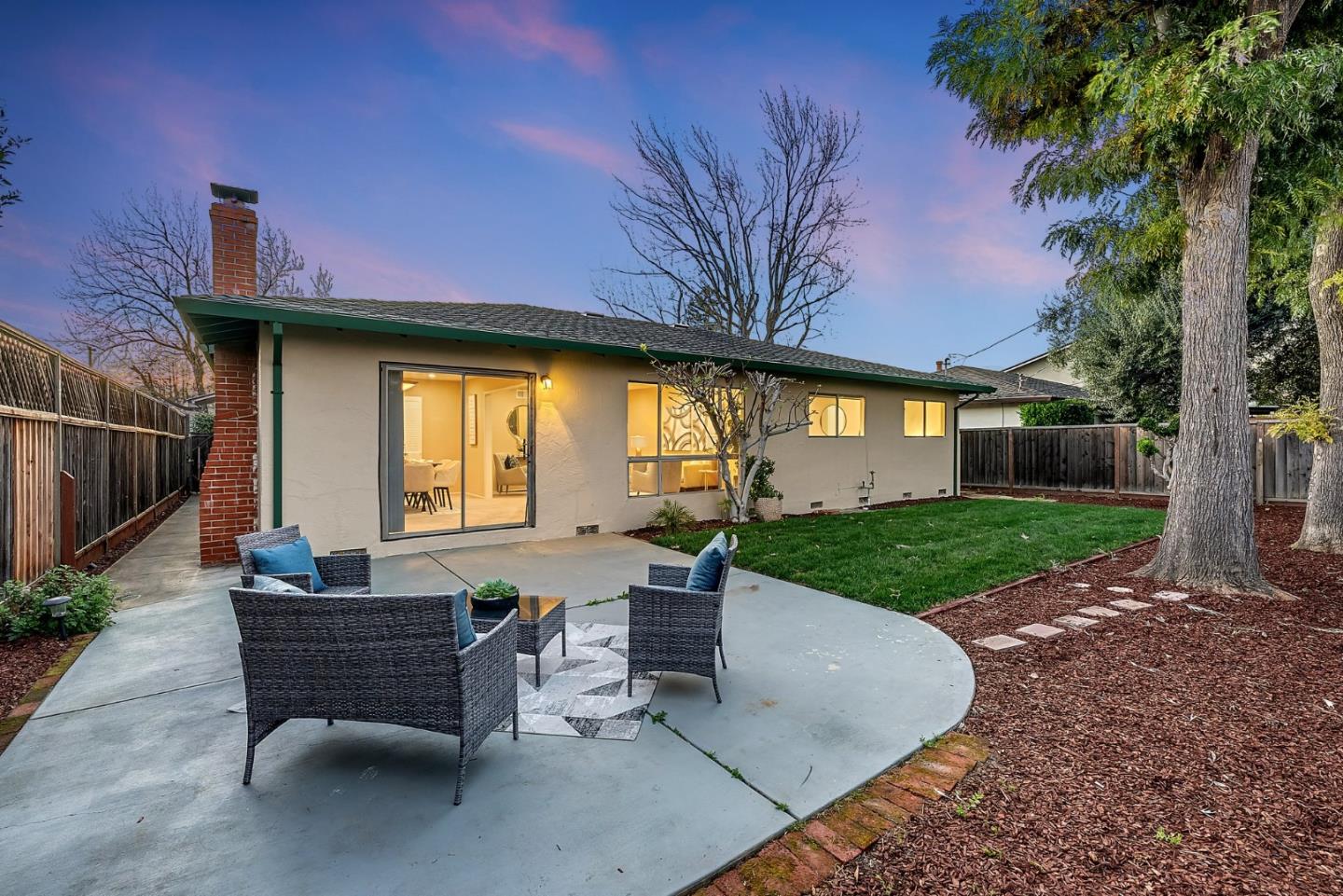 5052 Selinda LN