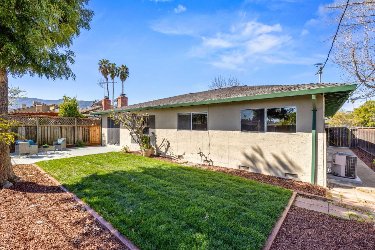 5052 Selinda LN