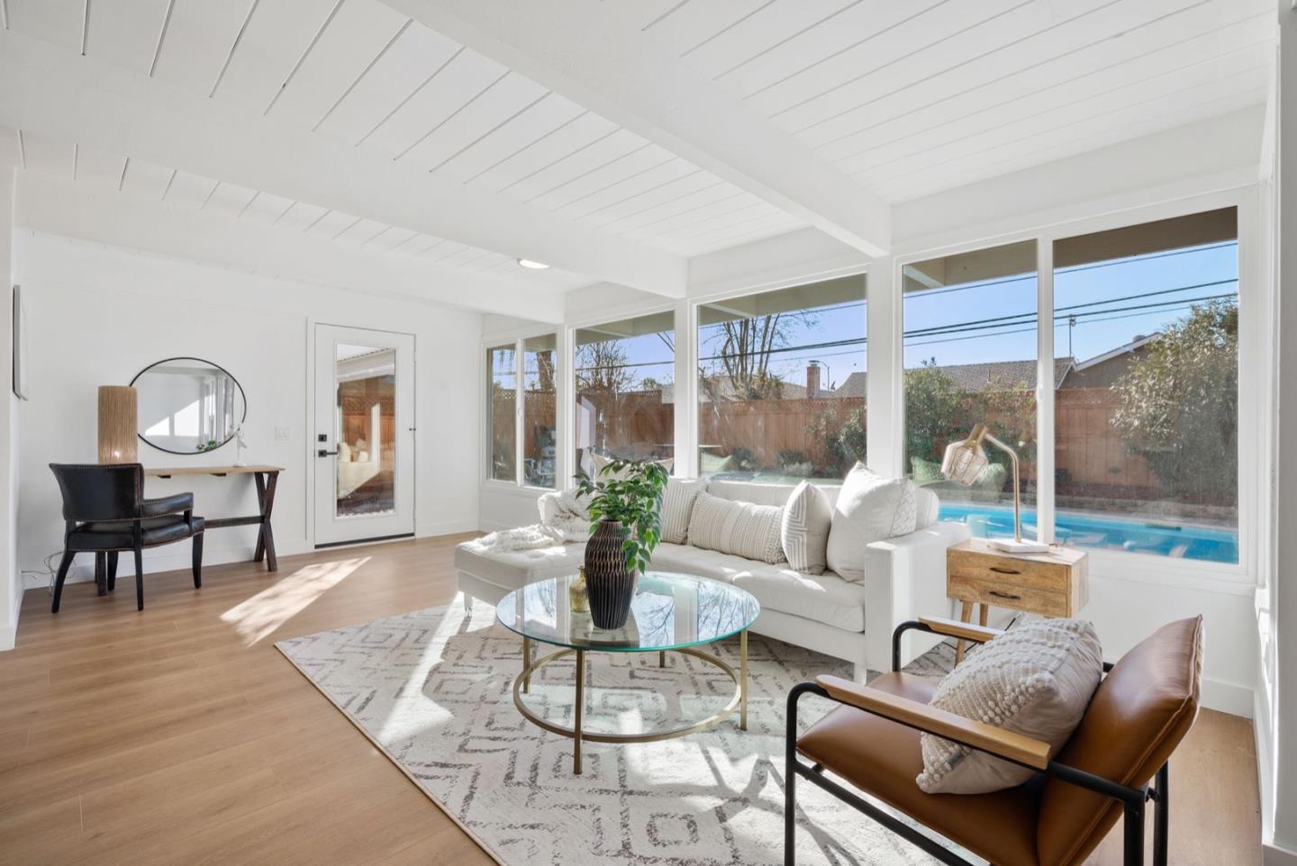 3293 Todd WAY
