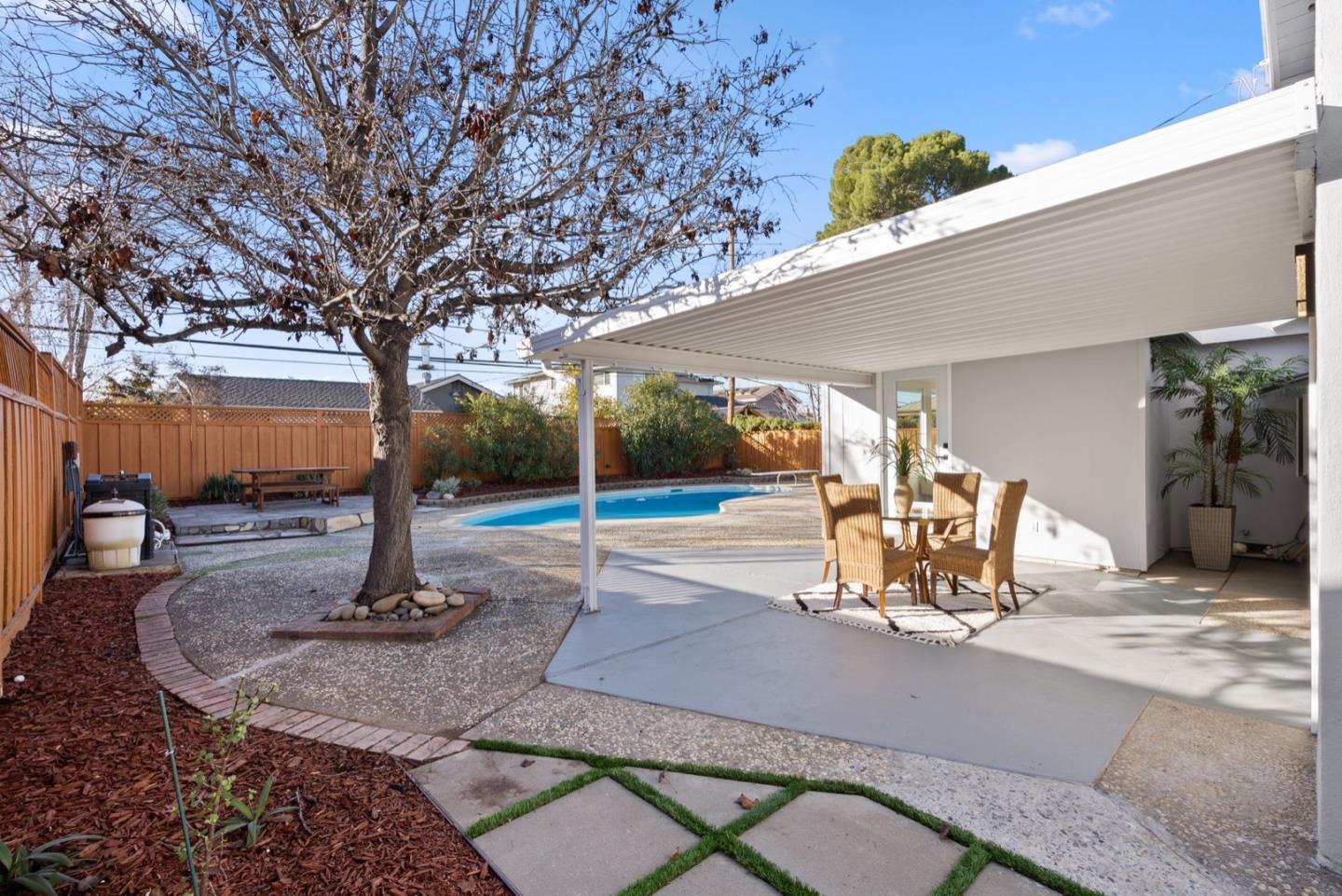 3293 Todd WAY