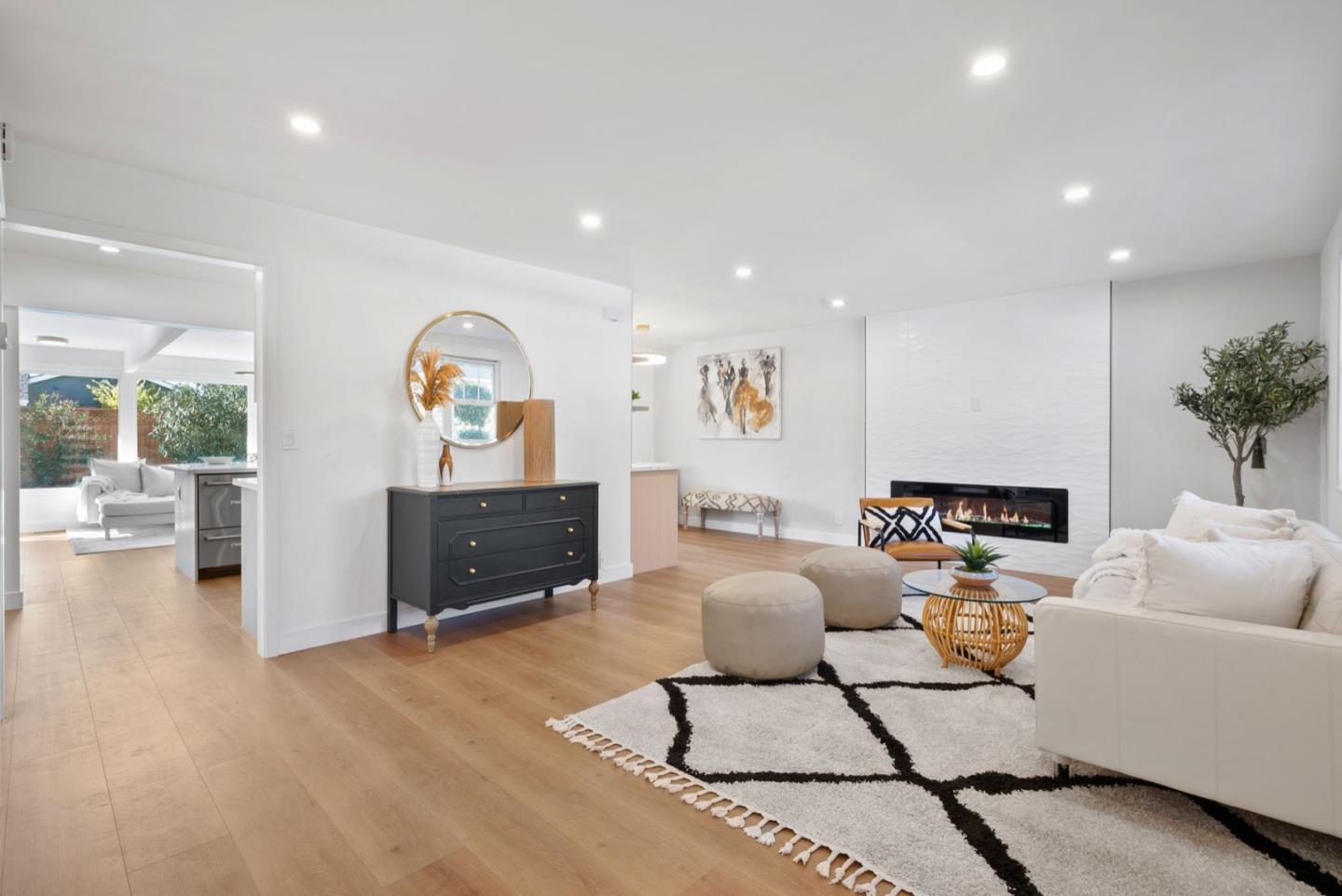 3293 Todd WAY