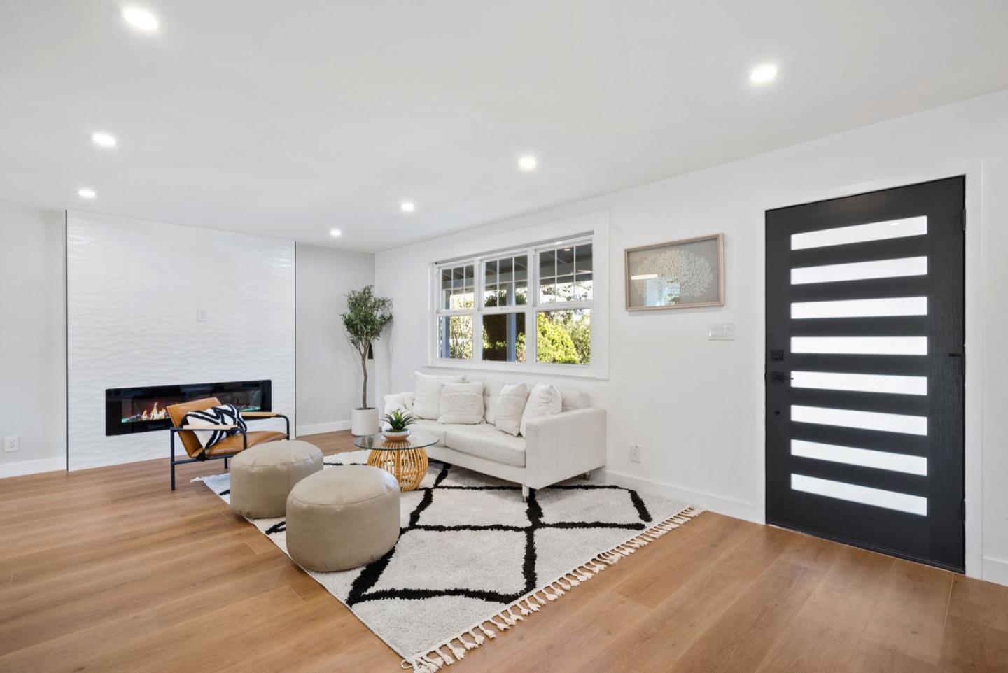 3293 Todd WAY