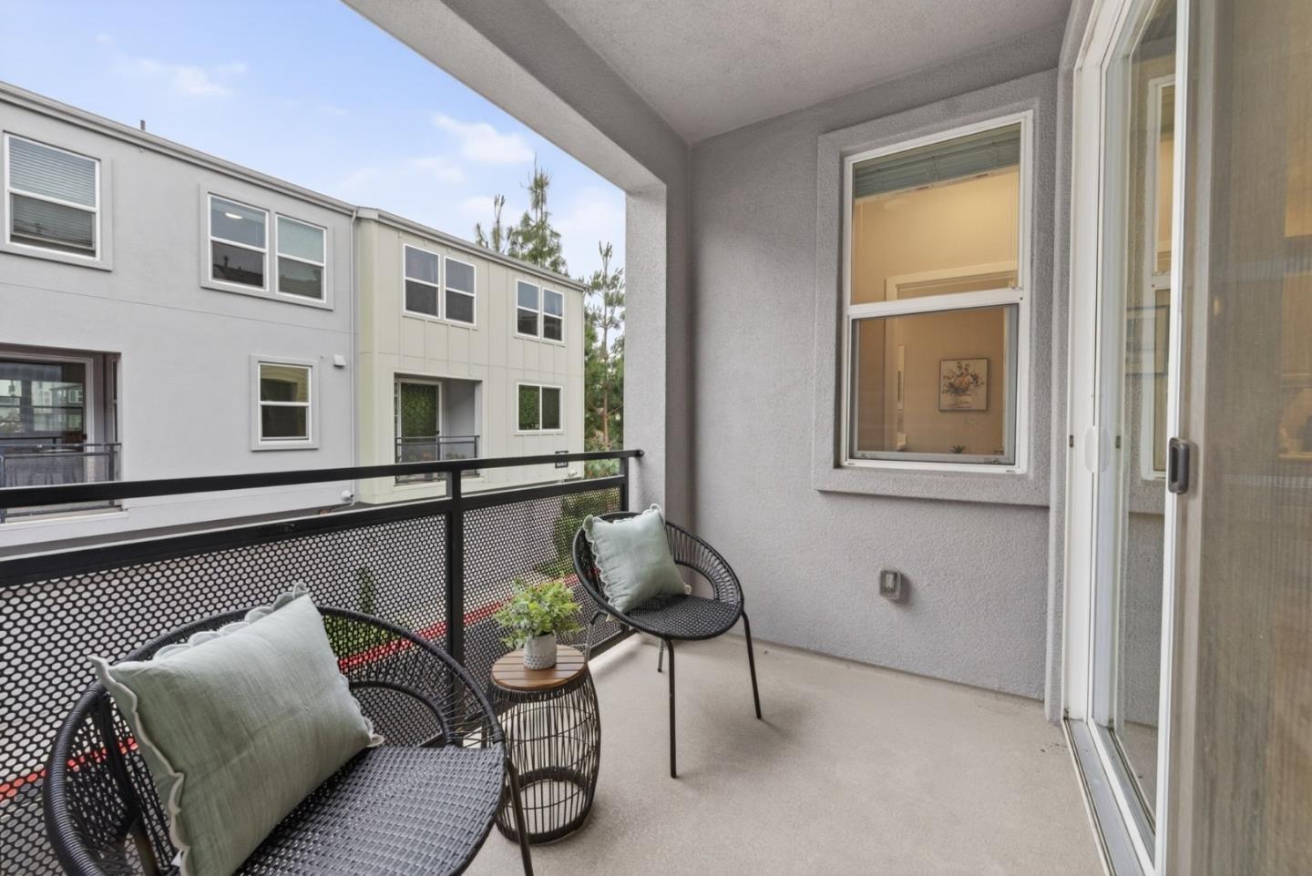 1860 Midnight Circle