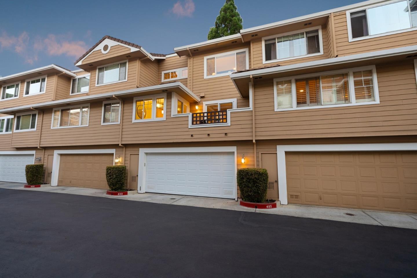 493 Mill River LN