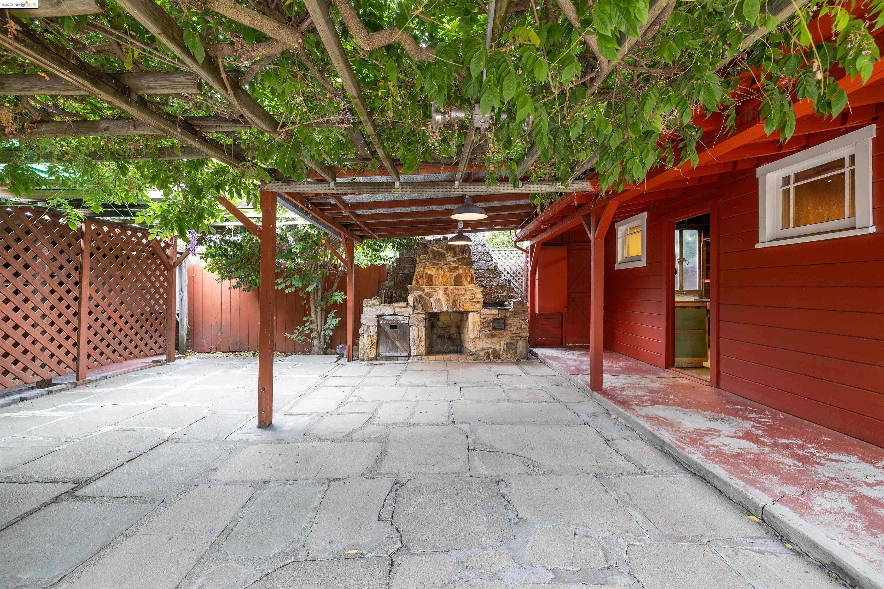 568 Dolores Ave