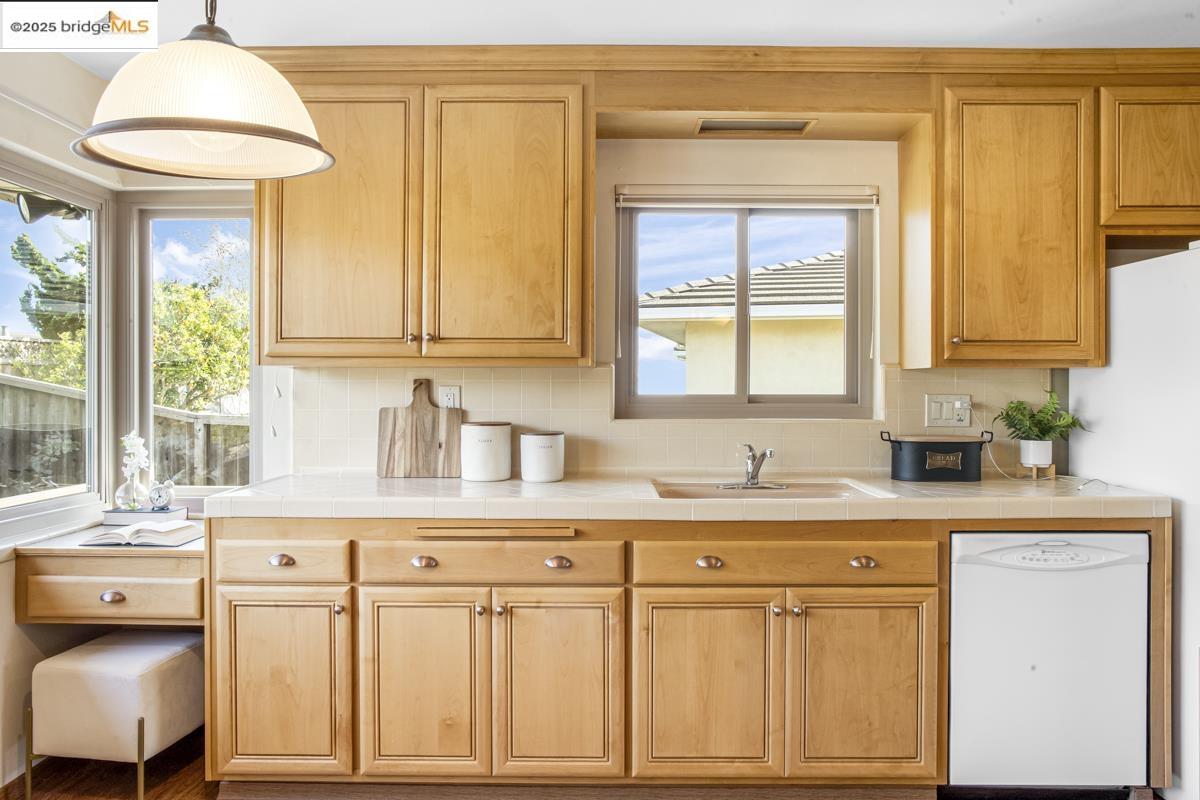 2436 Harborview Dr