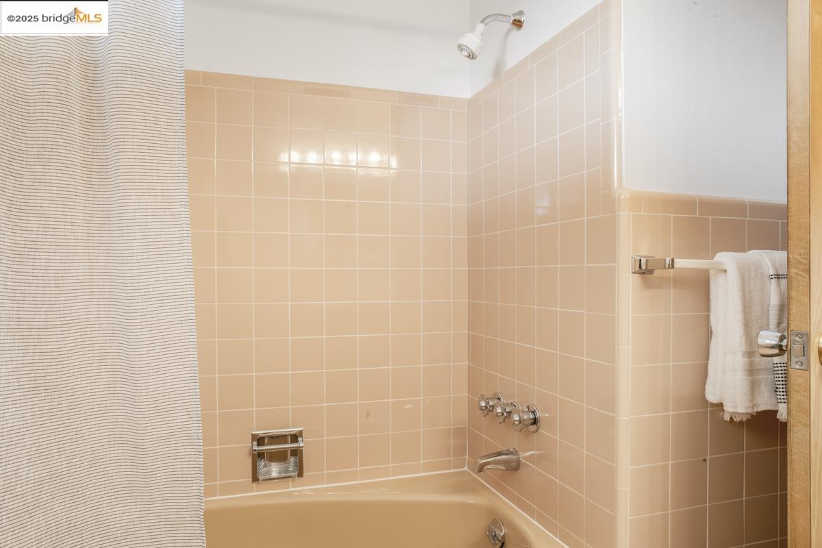 2436 Harborview Dr