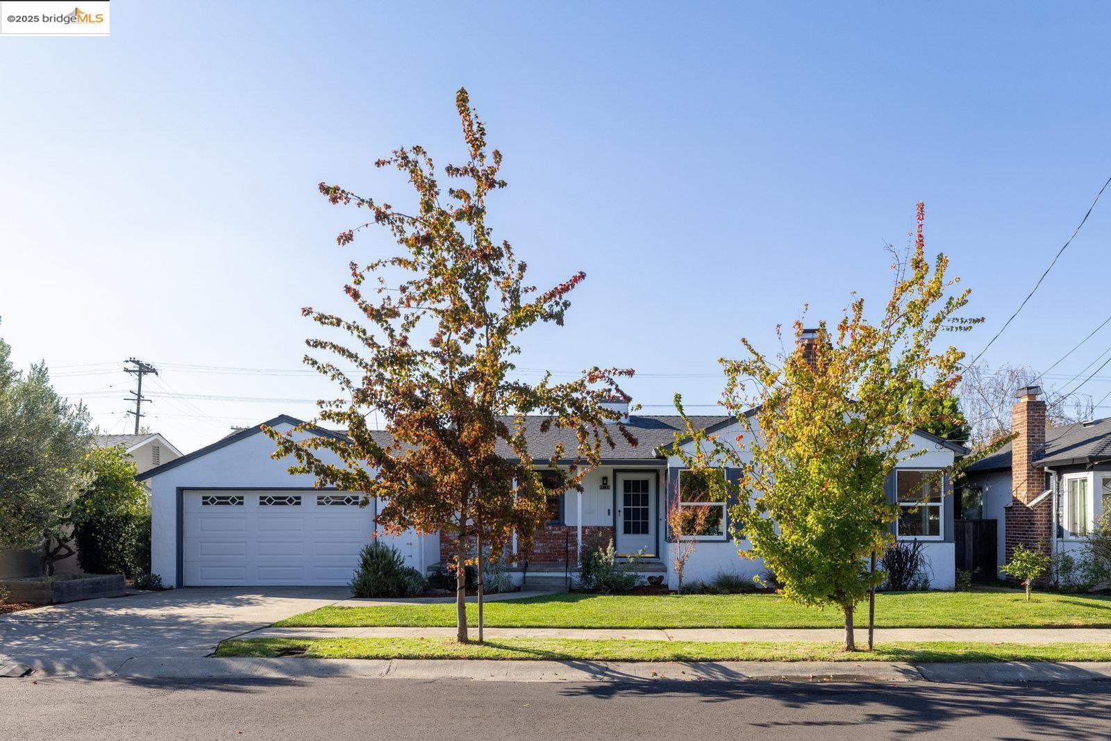 1945 Bradhoff Ave