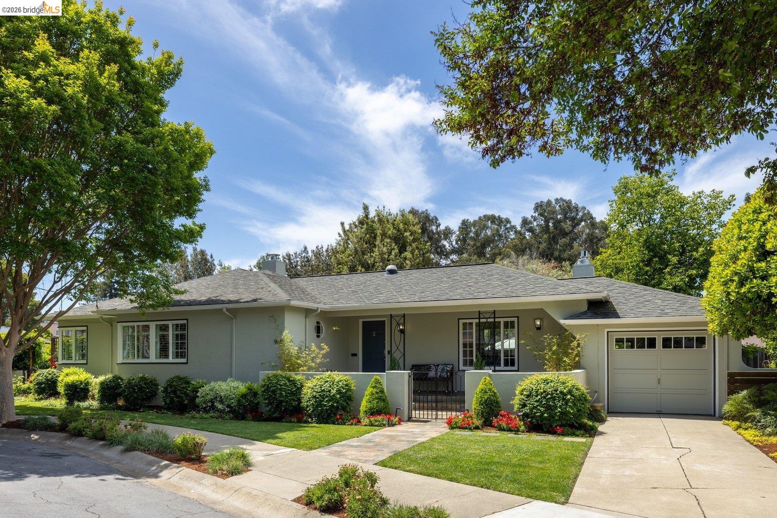 965 Ramona Way