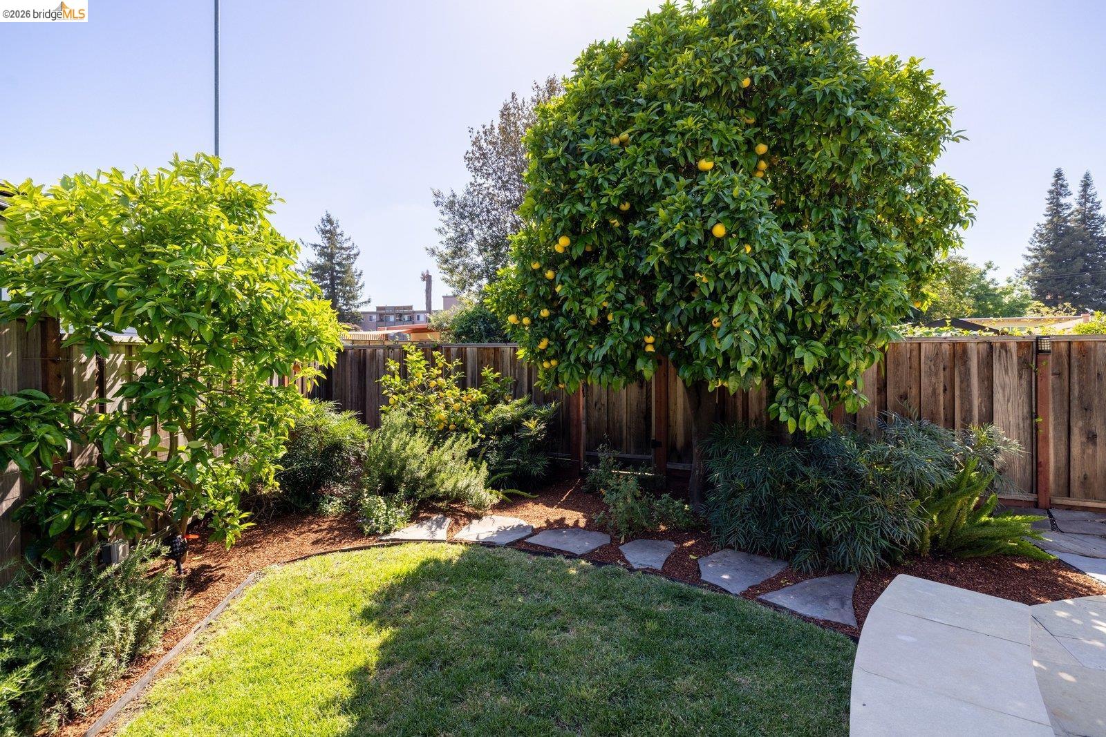965 Ramona Way