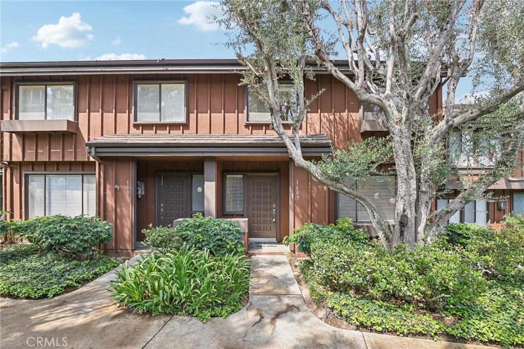 1609 Stonewood Court