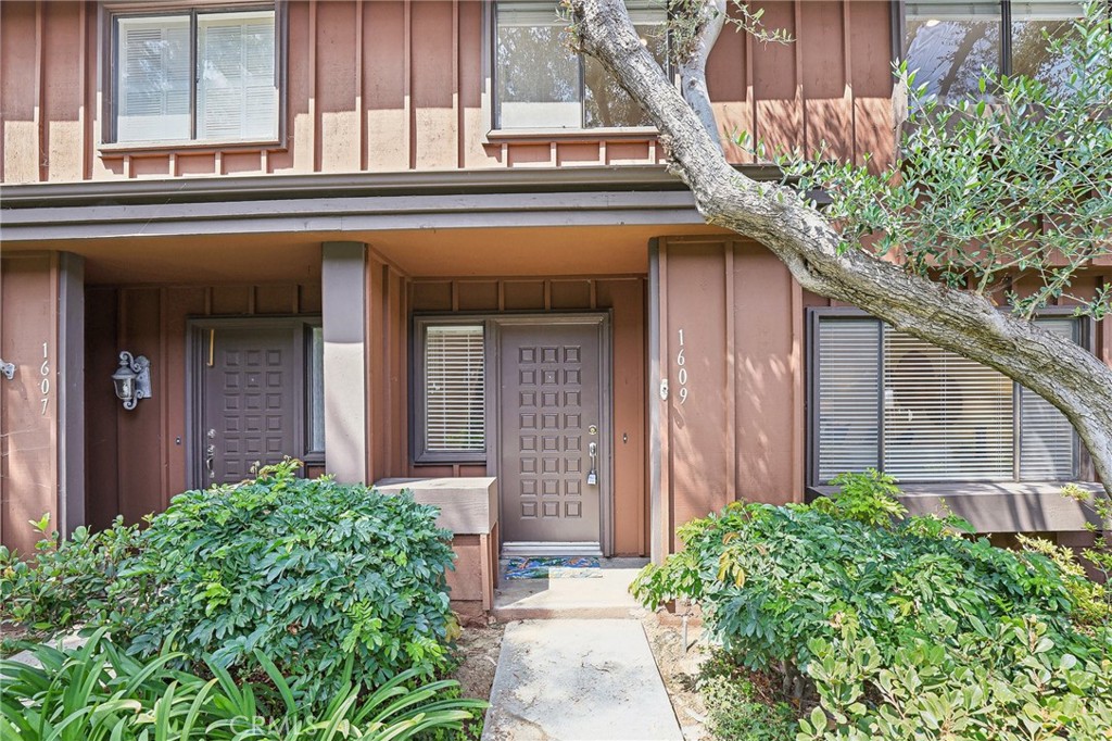 1609 Stonewood Court