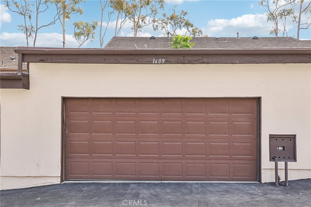 1609 Stonewood Court