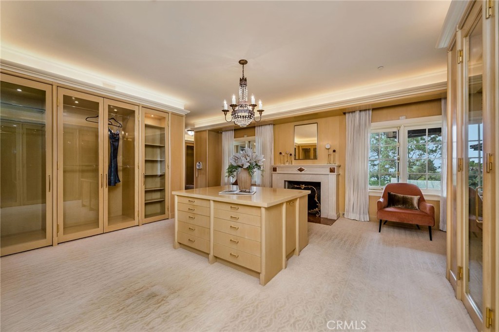 1129 Via Mirabel