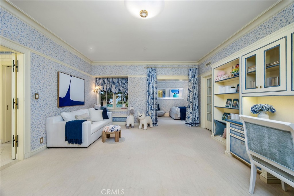 1129 Via Mirabel