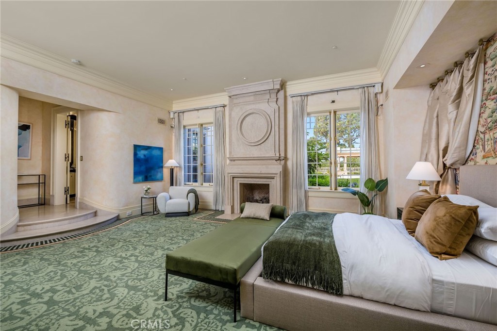 1129 Via Mirabel