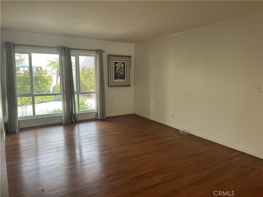 3210 Merrill 23