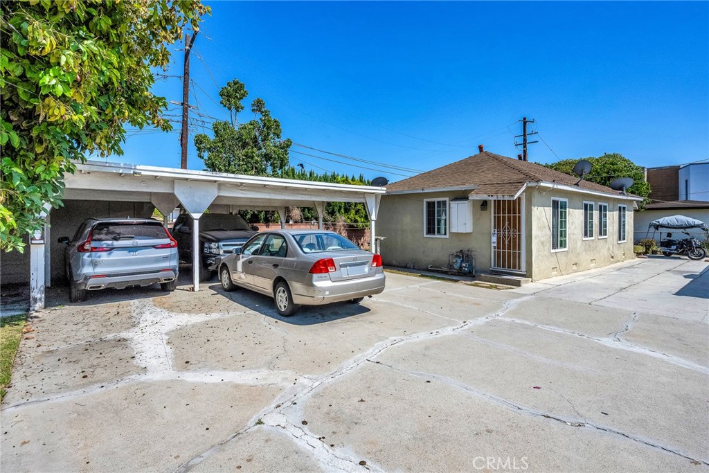 15916 S Harvard