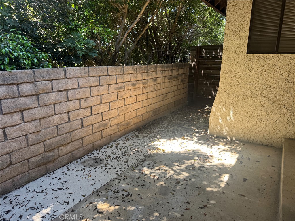 1316 W 166th