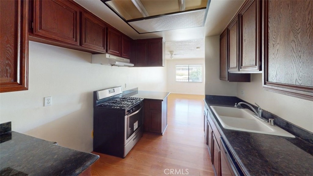 1316 W 166th