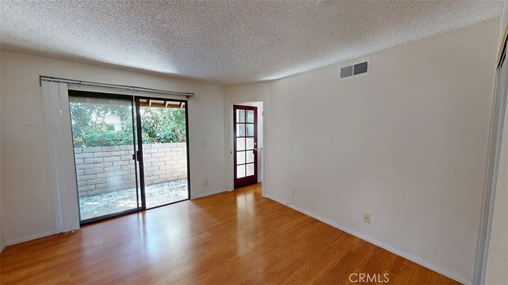 1316 W 166th