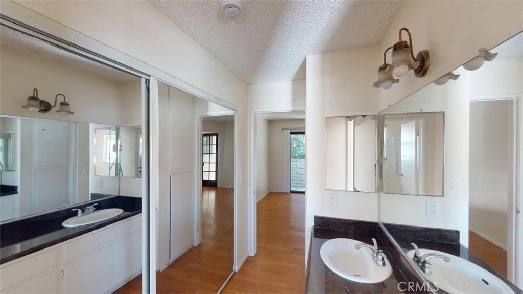 1316 W 166th