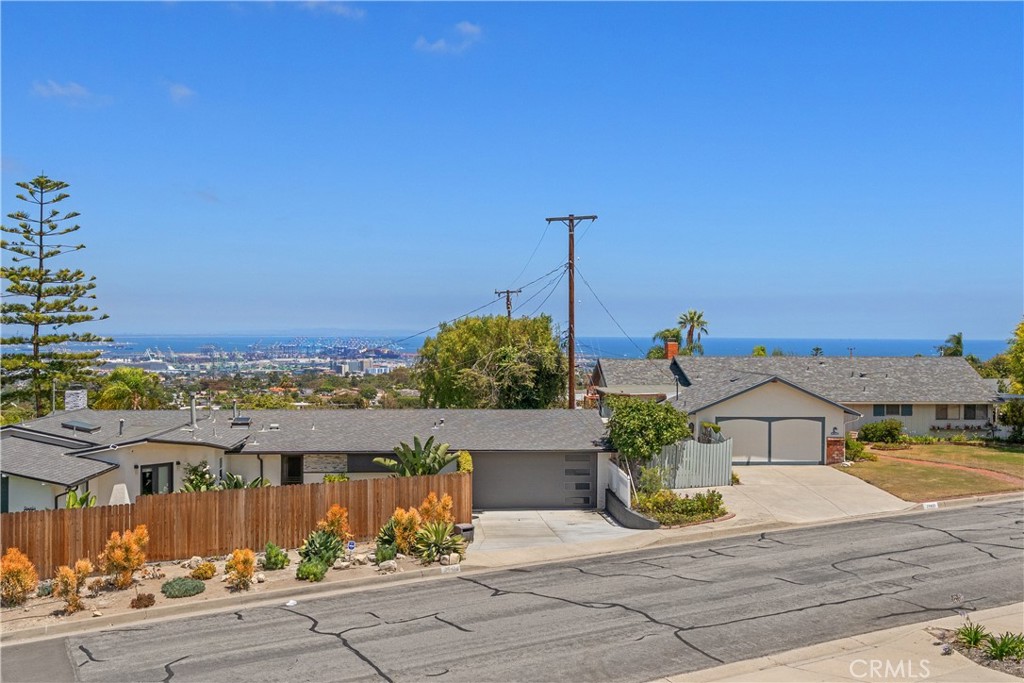 29411 N Enrose
