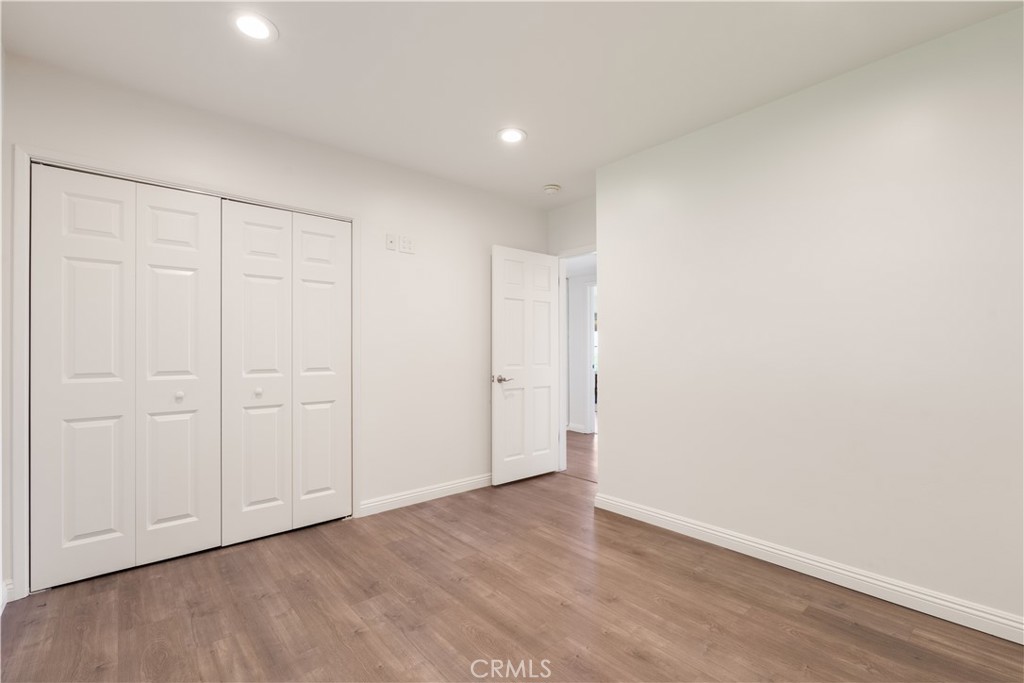 29411 N Enrose