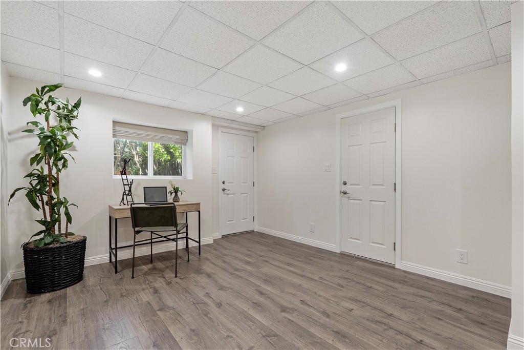 29411 N Enrose