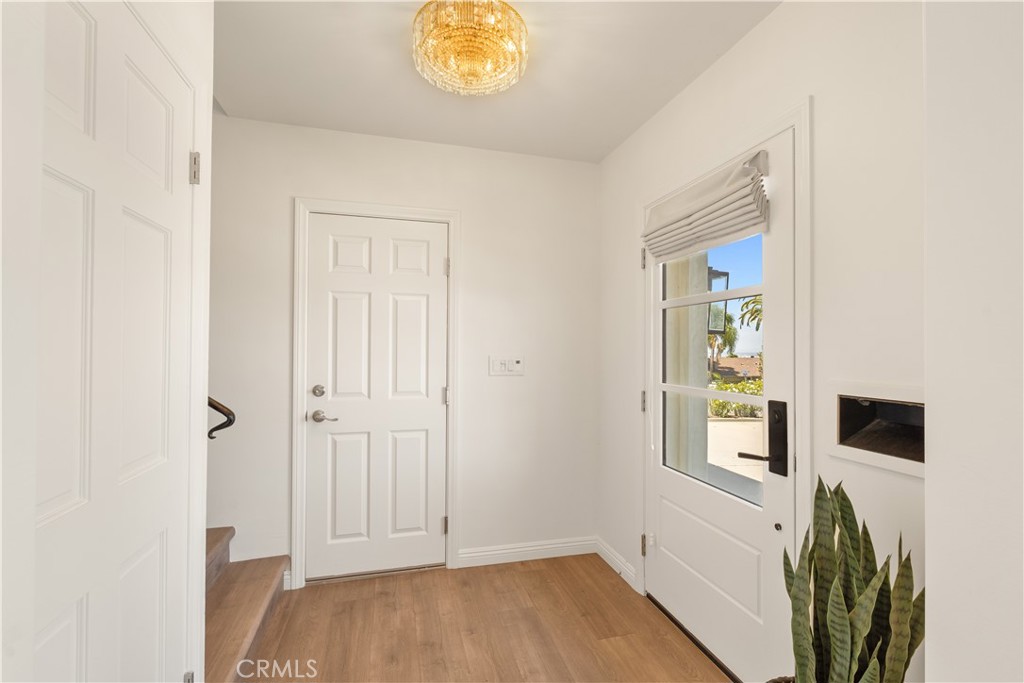 29411 N Enrose