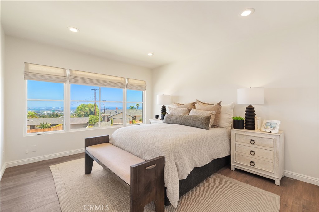 29411 N Enrose