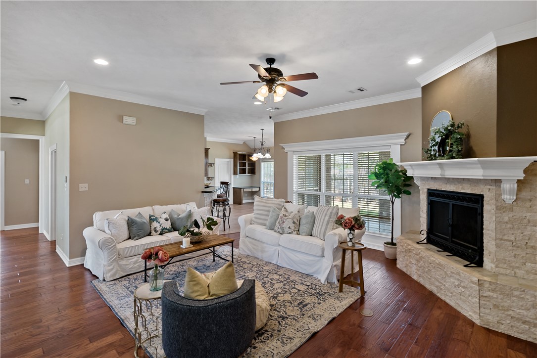 3703 Park Crest Drive