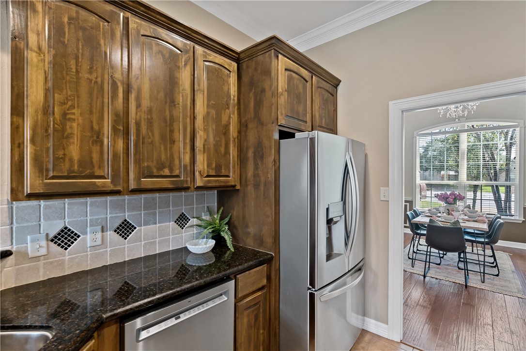 3703 Park Crest Drive