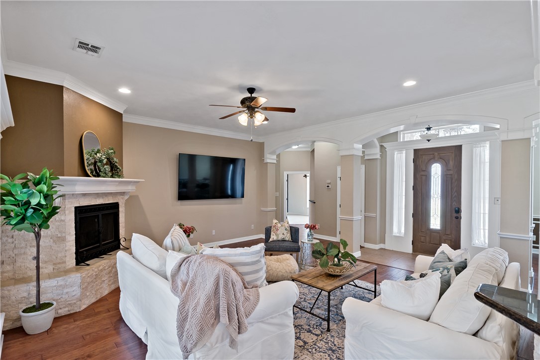 3703 Park Crest Drive