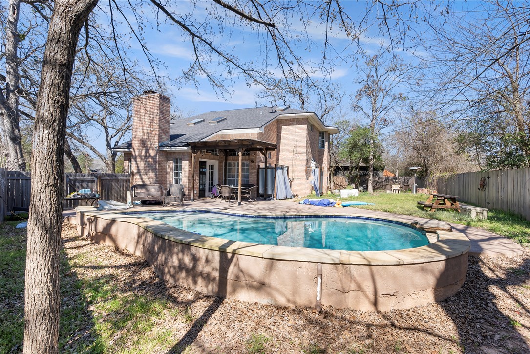 602 Encinas Place