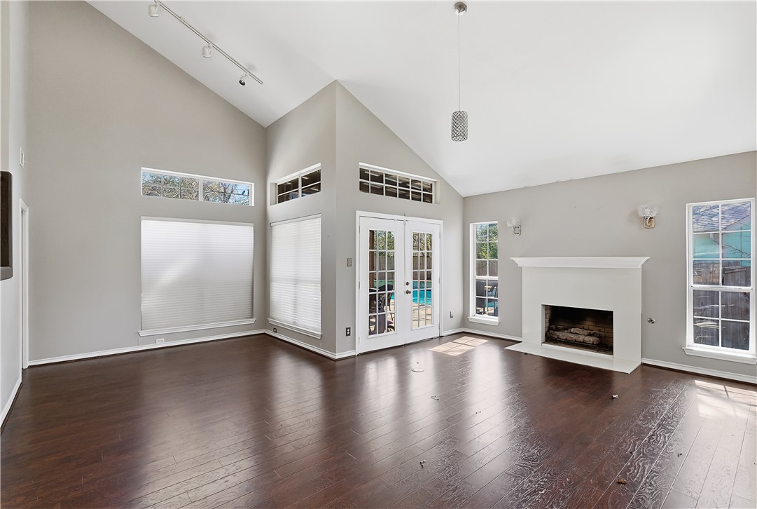 602 Encinas Place