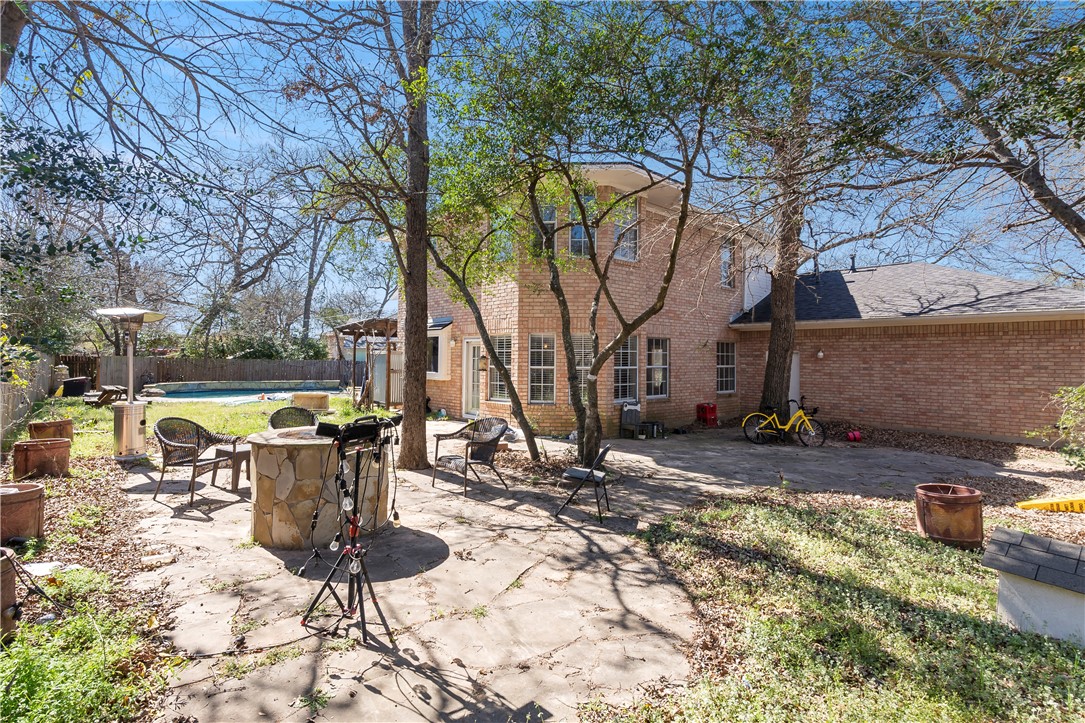 602 Encinas Place