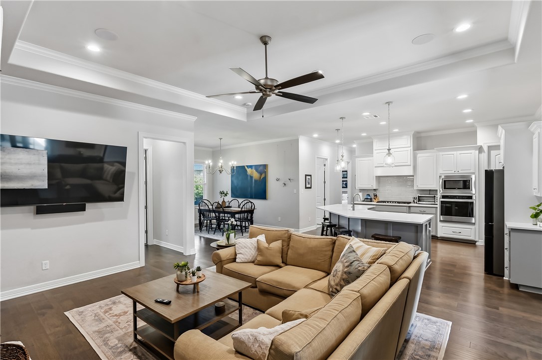 3333 Stoneleigh