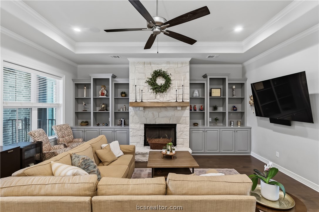 3333 Stoneleigh