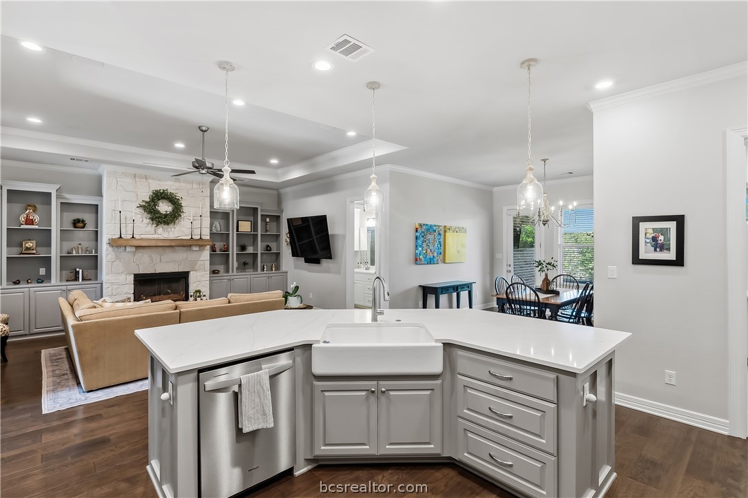 3333 Stoneleigh