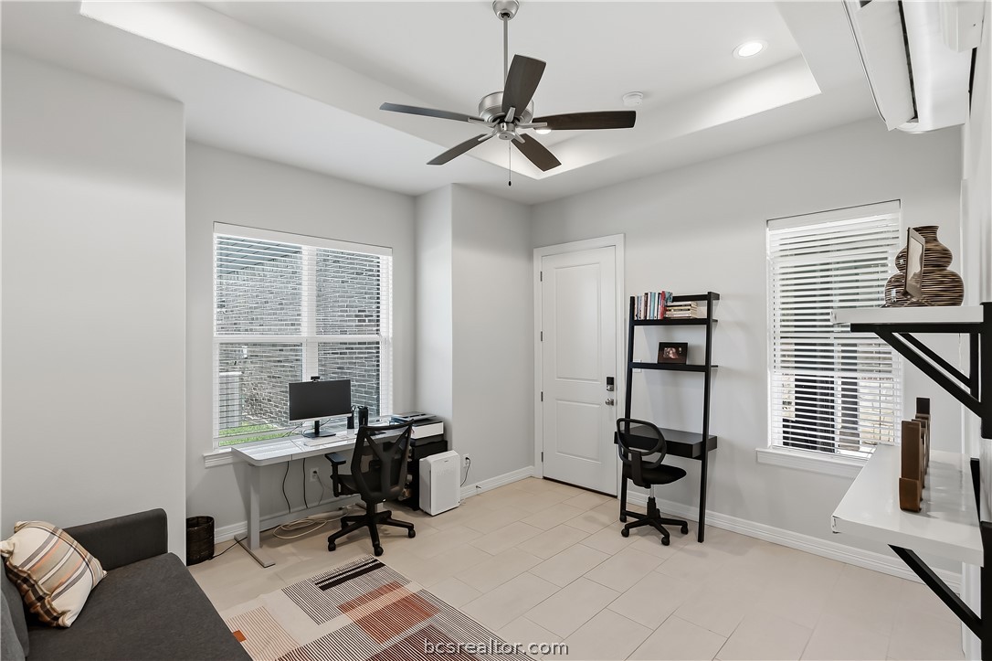 3333 Stoneleigh