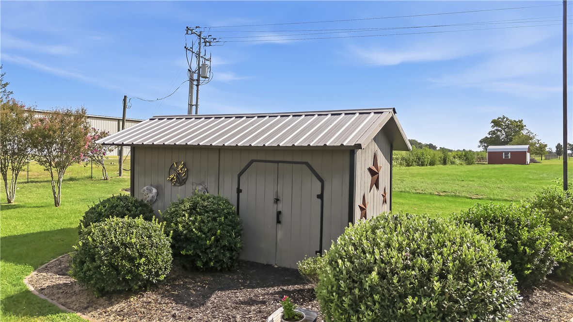 135 Apache Drive