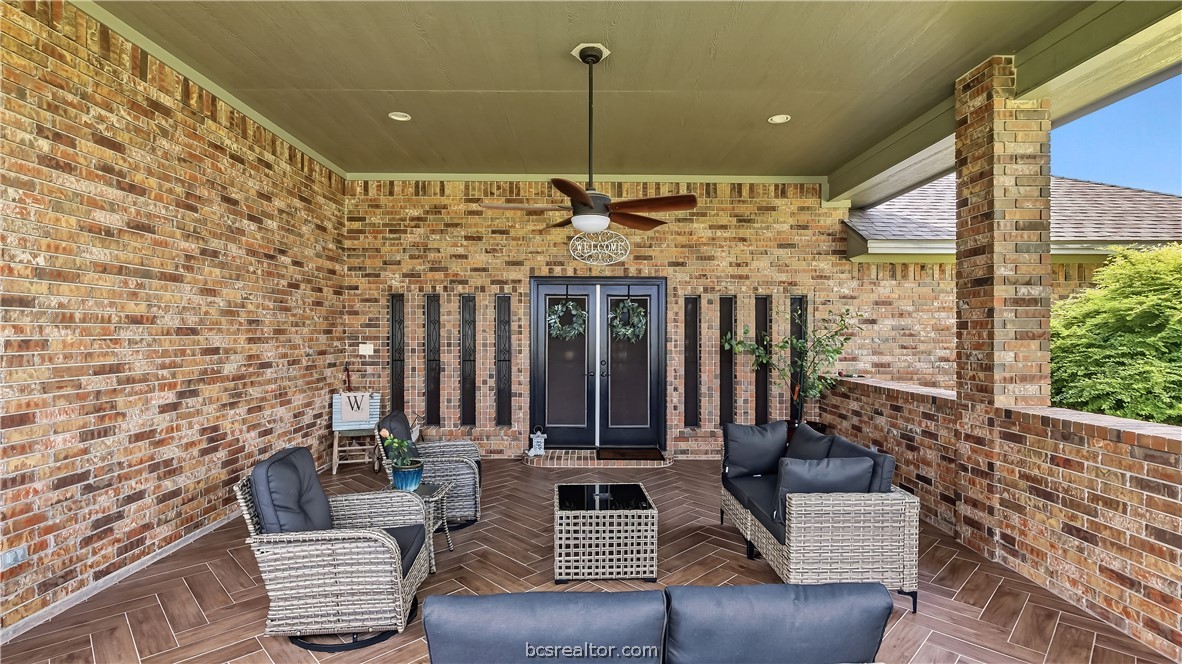 135 Apache Drive