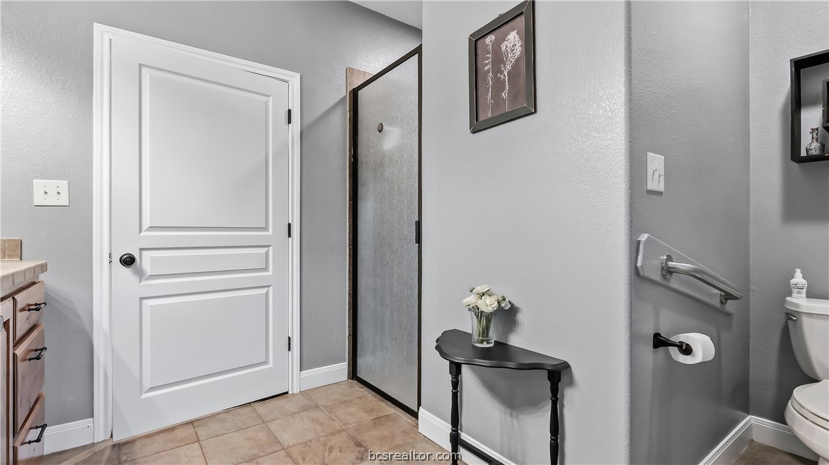 135 Apache Drive